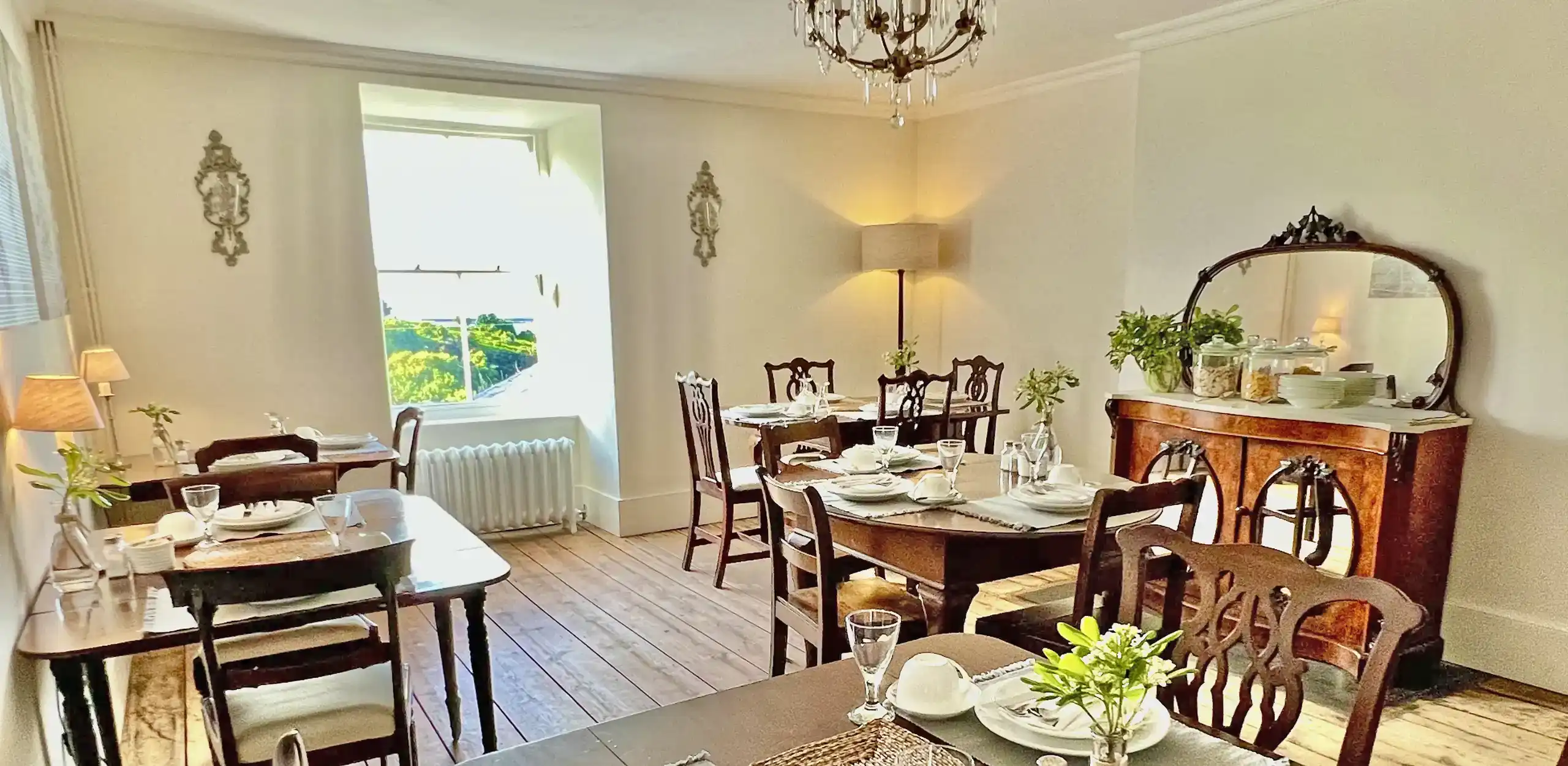 Breakfast room at Manor Town House